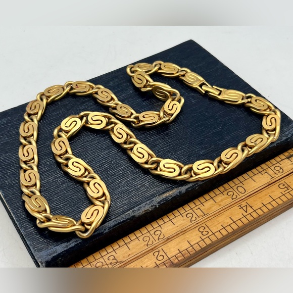 Vintage MONET 24” snail chain necklace gold wide 9mm links heavy! - Picture 2 of 10